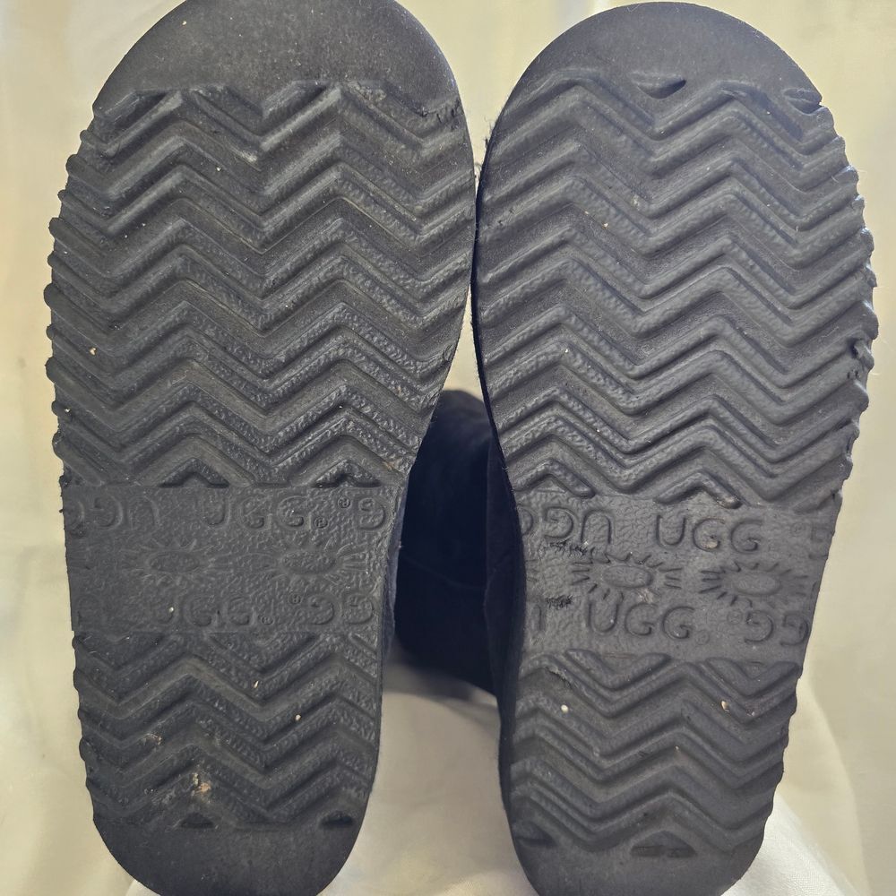 🧡 Authentic UGG Black Boots With Rainbow Zipper - Picture 6 of 6